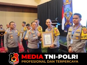 Kapolres Lampung Timur Raih Penghargaan Pelayanan Prima dari Kapolda Lampung