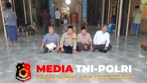 Safari Jumat di Sukasari, Bhabinkamtibmas Polsek Serang Baru Ajak Jamaah Jaga Kerukunan Jelang Pilkades