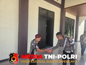 Satlantas Polres Kotim Berbagi Nasi Kotak di Masjid Al-Kamal
