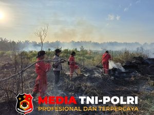 Cegah Api Meluas, Polsek Seruyan Hilir Bersama PT GBSM Padamkan Karhutla 2 Hektare