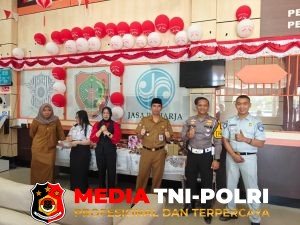 Semarak HUT RI Ke-81 Samsat Kotim Bagi Door Prize Bagi Wajib Pajak Tertib