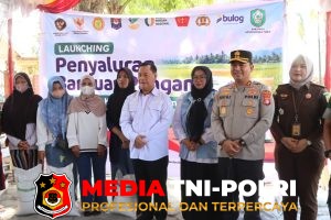 Kapolres Kotim Hadiri Launching Bantuan Pangan dan Gerakan Pangan Murah di Taman Kota Sampit