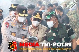 Kapolres Kotim bersama Forkopimda Dampingi Pejabat Utama Kelimantan Tengah Tinjau Langsung Penanganan Karhutla di Kotim