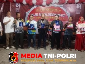 Kelurahan Baamang Barat Syukuran HUT RI Sekaligus Penyerahan Hadiah Lomba RT