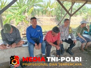 Bhabinkamtibmas Mekarjaya Laksanakan DDS, Ajak Warga Aktif Jaga Kamtibmas