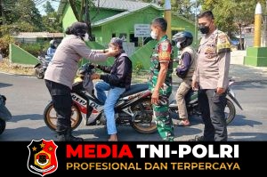 Kapolsek Megamendung Beserta Anggota Bagikan Masker, Situasi Cuaca Alam Terkait Dampak Debu Vulkanik Meletusnya Gunung Anak Krakatau