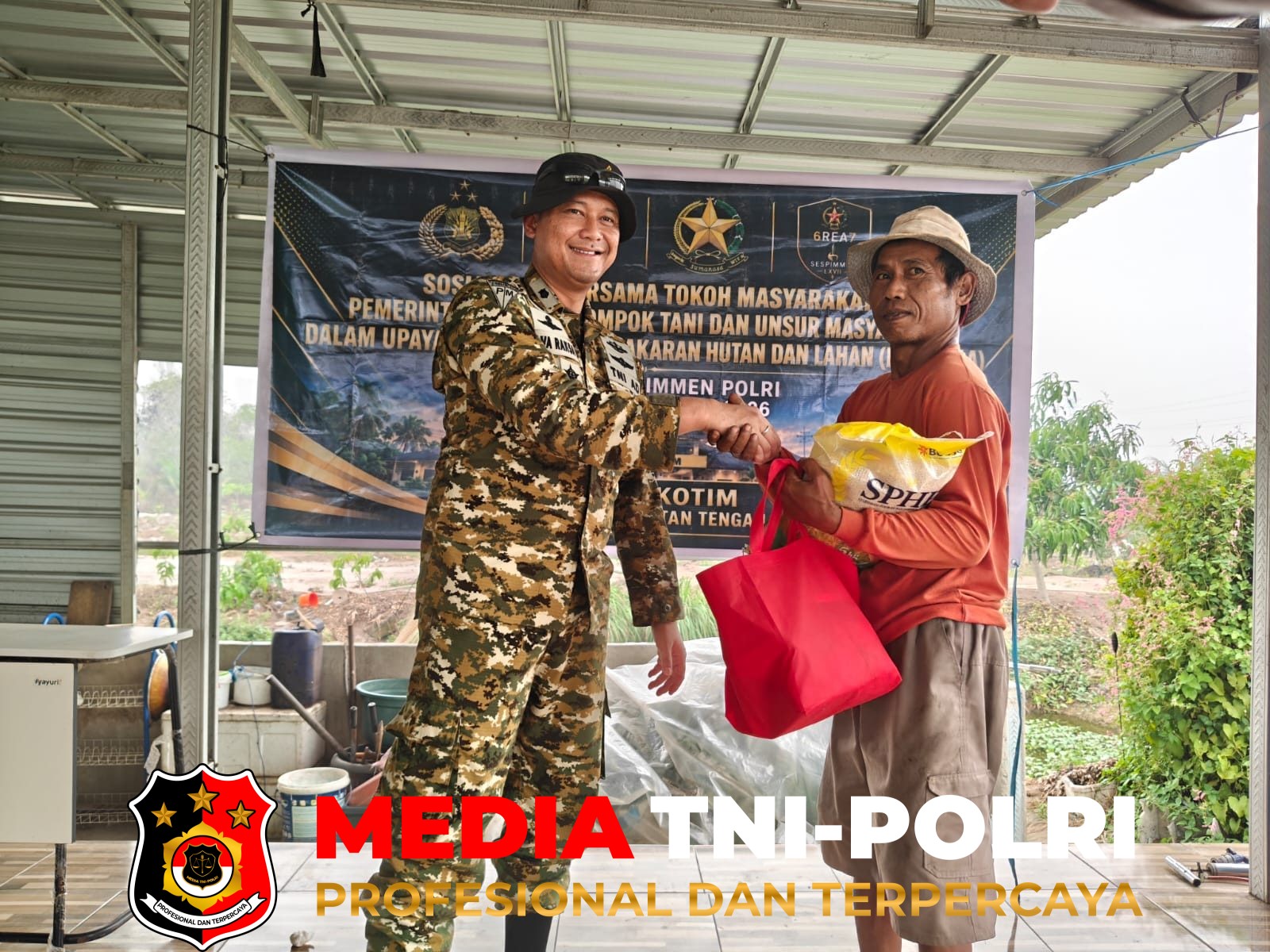 Karhutla - Pokjar XI Sespimen Dikreg 67 Lemdiklat Polri Laksanakan Edukasi Karhutla dan Bakti Sosial kepada Kelompok Tani