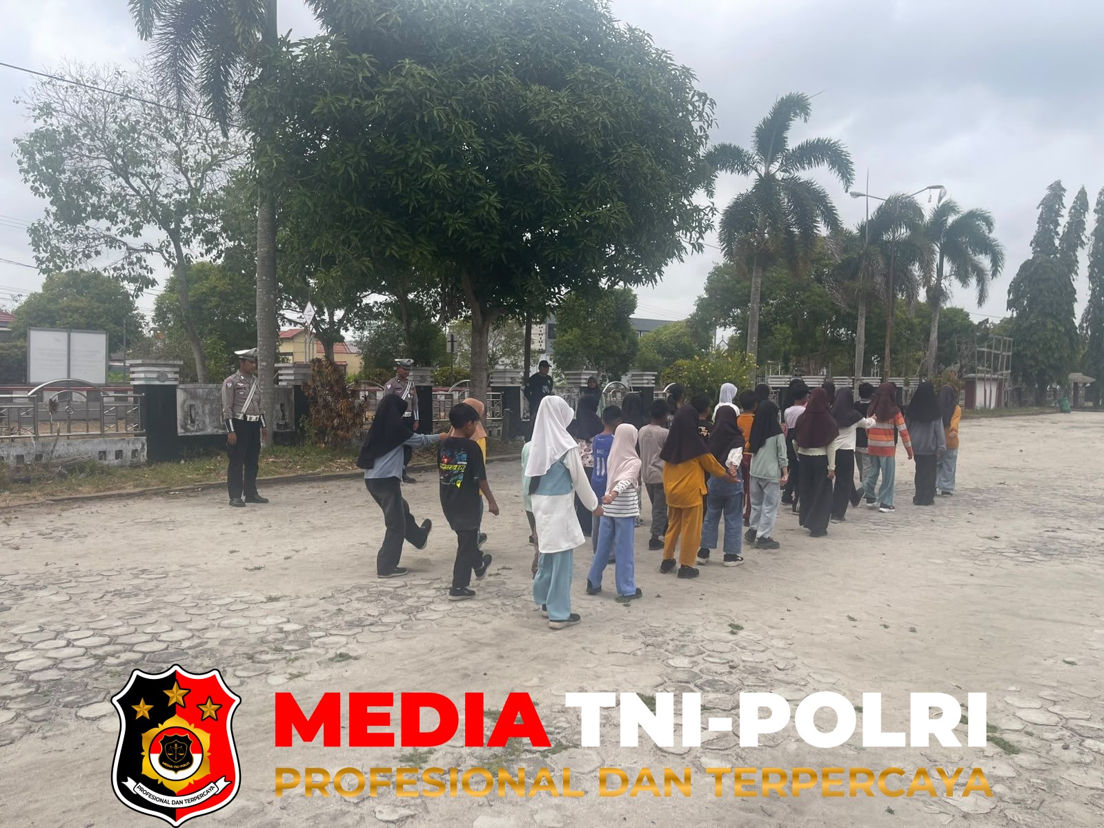 Polres Seruyan - Lewat Latihan PBB dan Pengaturan Lalu Lintas, Polisi Cilik Polres Seruyan Dibina Jadi Pelopor Tertib Jalan