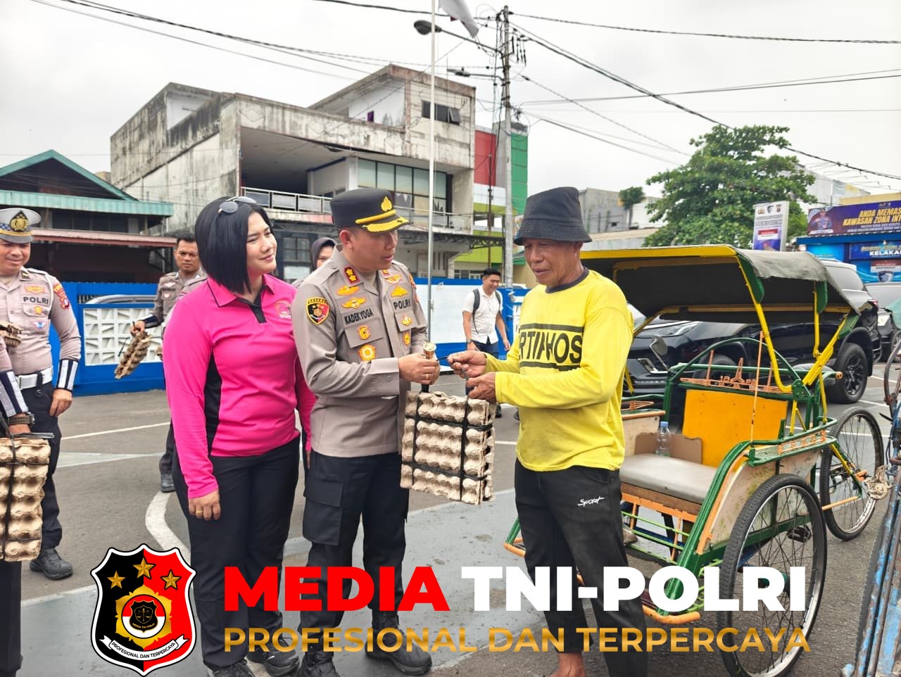 Polres Kotim - Satlantas Polres Kotim Gelar Bakti Sosial Sambut Hari Jadi Lalu Lintas ke-71