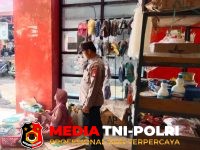 Polsek Seruyan - Jaga Keamanan, Personel Polsek Seruyan Hilir Gelar Patroli di Pasar Saik Kuala Pembuang