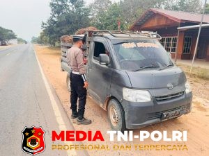 Humanis dan Tegas, Satlantas Polres Seruyan Tertibkan Pengguna Jalan di Jalur Rawan
