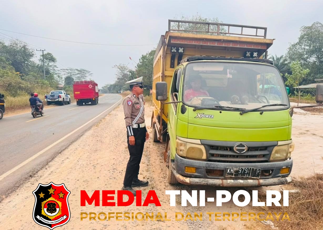 Polres Seruyan - Humanis dan Tegas, Satlantas Polres Seruyan Tertibkan Pengguna Jalan di Jalur Rawan