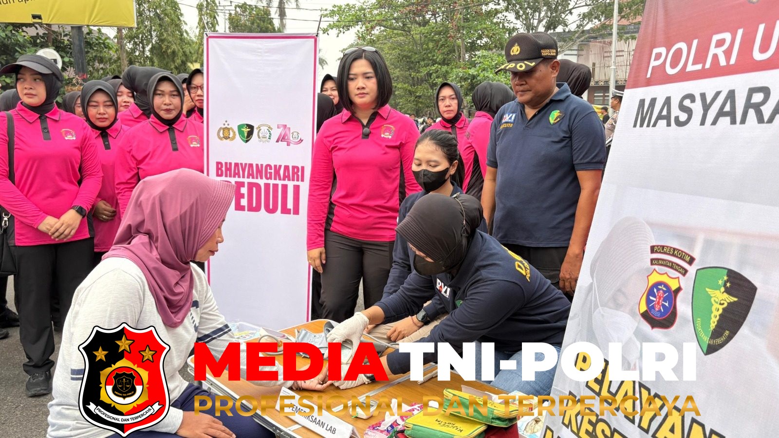 Polres Kotim - Bakti Kesehatan Polres Kotim Hadir di Car Free Day, Bagikan Masker dan Vitamin Gratis