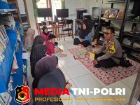 Bhabinkamtibmas - Inovasi Bhabin Aljabar, Bhabinkamtibmas Pematang Limau Jadi Guru Les untuk Siswa SD