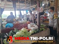 Polsek Hanau - Jaga Aktivitas Pasar Tetap Aman, Polsek Hanau Patroli Dialogis di Pasar Saik