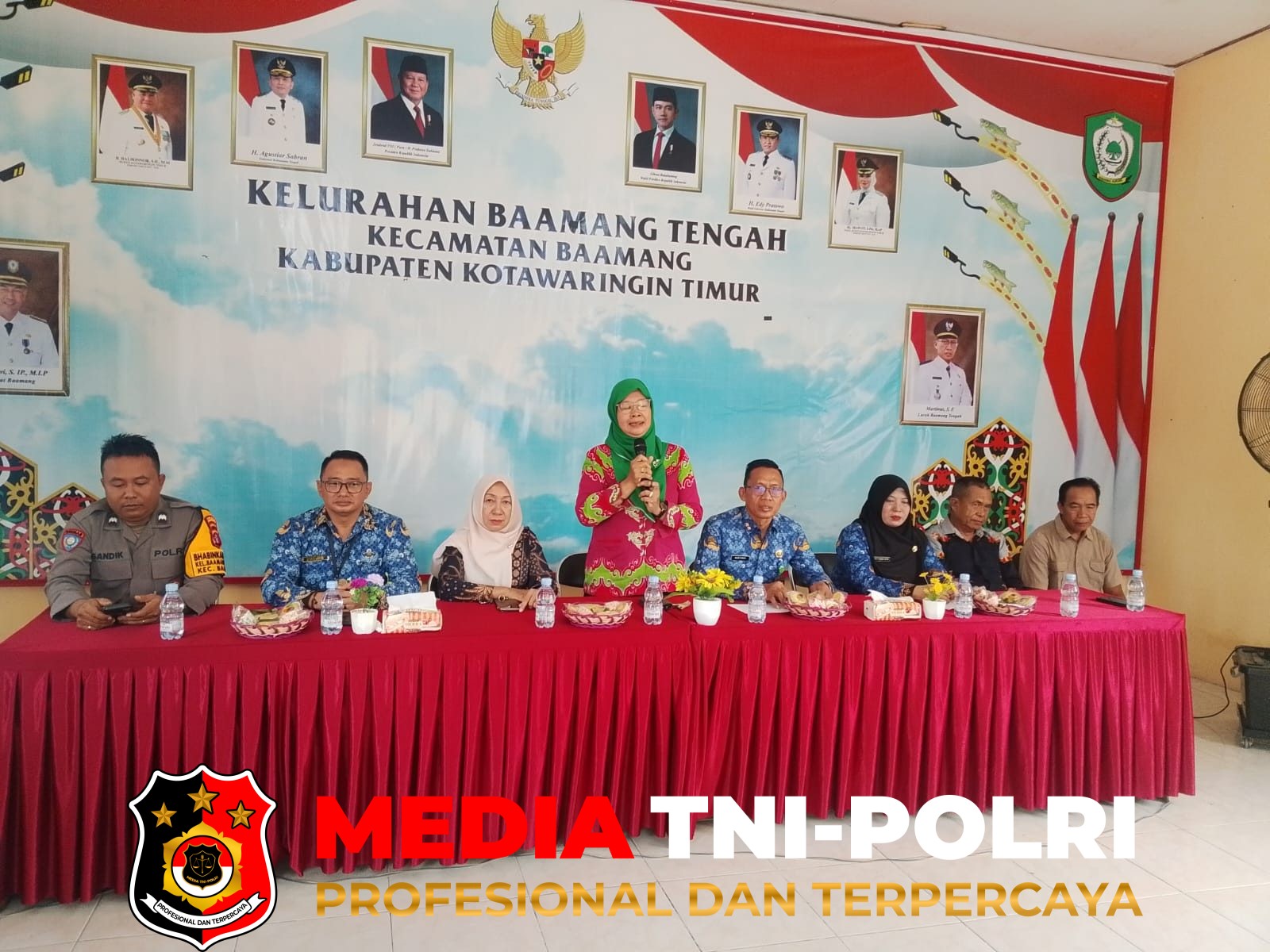 Sekretaris Kelurahan - Sekretaris Kelurahan Baamang Tengah Resmi di Jabat Ibu Reti Parsa Dewi SH