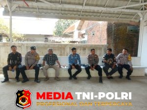 Polsek Pebayuran Sambangi Tokoh Masyarakat, Perkuat Sinergi Jaga Kamtibmas
