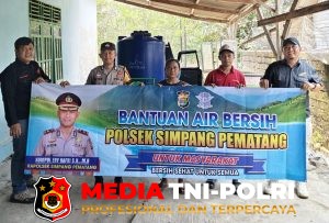 Jajaran Polsek Simpang Pematang Bersama Dealer Honda TDM Salurkan Bantuan Air Bersih ke Warga