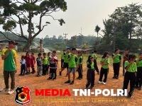Pendidikan Perbatasan - Dukung Pendidikan Perbatasan, Pos Perumbang Satgas Yonarmed 13/Nanggala Berikan Pelatihan Olahraga bagi Siswa SDN 04 Kekurak