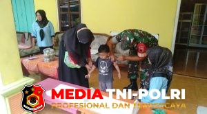 Cegah Stunting Sejak Dini, Babinsa Kelurahan Tlumpu Pendampingi Posyandu Balita