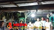Bhabinkamtibmas - Bhabinkamtibmas Desa Sukarapih Sambangi Poskamling, Perkuat Keamanan Lingkungan