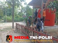 Babinsa - Babinsa Gesi Turun Langsung Bantu Warga Dapatkan Air Bersih di Tengah Kekeringan