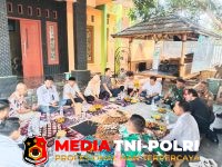 Jelang Pemungutan - Jelang Pemungutan Suara, Forkopimcam Kedungwaringin Sambangi Calon Kades untuk Jaga Kondusivitas