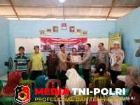 Polres Mesuji - Jumat Curhat Polres Mesuji di Bangun Mulyo Berbagi Sembako dan Imbauan Kamtibmas Antisipasi C3