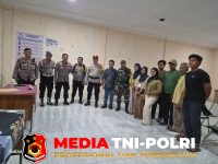 Polsek Muaragembong - Pastikan Logistik Pilkades Aman, Polsek Muaragembong Cek Pengamanan TPS Digital