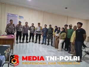 Pastikan Logistik Pilkades Aman, Polsek Muaragembong Cek Pengamanan TPS Digital