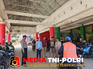 Sambangi Tukang Parkir dan Warga di Pasar Saik, Pamapta III Polres Seruyan Perkuat Binkamsa