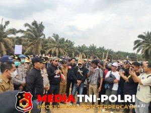 Polres Mesuji Lakukan Upaya Persuasif Hadapi Aksi Masyarakat Delapan Desa Penyangga PT. Pematang Agri Lestari