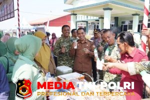 Kodim 0808/Blitar - Kodim 0808/Blitar Gelar Bazar Murah HUT Ke-81 TNI Wujud Nyata Kemanunggalan Dan Kepedulian Sosial Untuk Masyarakat