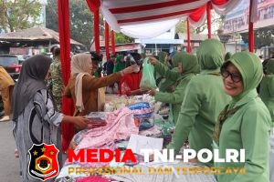 Kodim 0402/OKI - Kodim 0402/OKI Buka Stand Bazar TNI di Pasar Kayuagung Semarakkan HUT TNI ke-81