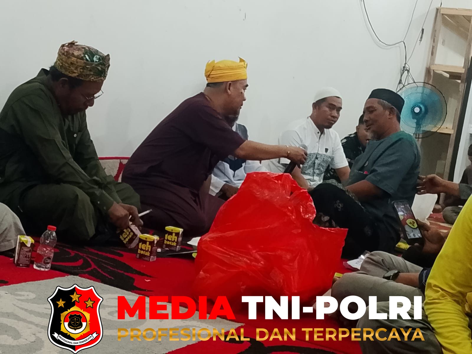Pembacaan Munakif - Pembacaan Munakif Siti Hadijah Pada Rutinan Setengah Bulanan Laung Kuning Banjar DPC Sampit Sekaligus Hadriansyah Minta Do,a nya Menempati Toko Baru