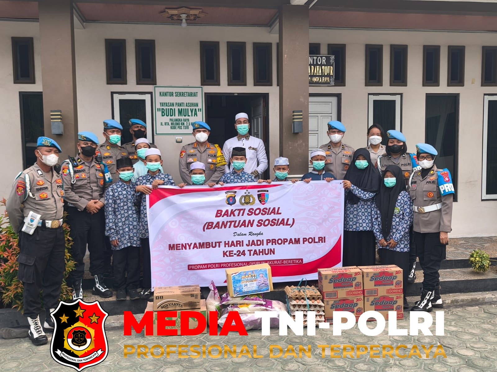 Polda Kalteng - HUT ke-24 Propam Polri, Bidpropam Polda Kalteng Salurkan Bantuan ke Dua Panti Asuhan