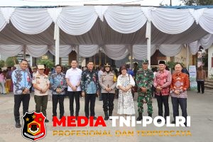 Kapolres Lampung - Kapolres Lampung Utara Tinjau Pasar Murah, Dukung Upaya Pengendalian Inflasi Daerah