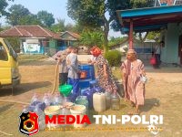 Polisi Bapak - Polisi Bapak Asuh Sambangi SMK Al Ansori, Ingatkan Pelajar Jauhi Tawuran dan Narkoba