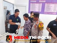 Polisi Bapak - Polisi Bapak Asuh Sambangi SMK Bina Nusa, Cek Urine Pelajar Hasilnya Negatif