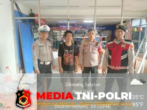 Patroli Jalan Kaki Polsek Serang Baru, Antisipasi 3C di Area GOR Barokah