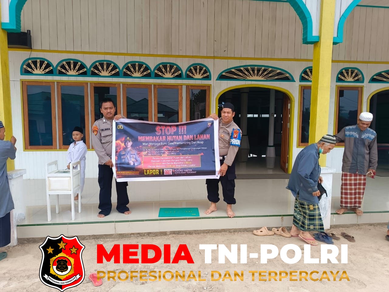 Polsek Seruyan - Cegah Karhutla Lewat Mimbar Masjid, Polsek Seruyan Hulu Imbau Jamaah di Tumbang Manjul