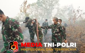 Tak Kenal Libur, Kasdam XXII/TB Berjibaku Padamkan Karhutla di Hiu Putih