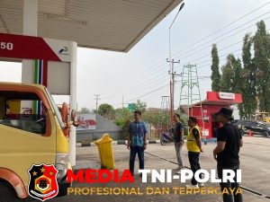 Unit Tipidter Sat Reskrim Polres Tulang Bawang Barat Laksanakan Sidak SPBU Adanya Laporan Antrean Panjang Pengisian BBM Antisipasi Praktek Kecurangan