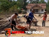 Polsek Tanjung - Bhabinkamtibmas Polsek Tanjung Raya Bripka Faisal A "Polisi Penolong" Nyata di Tengah Masyarakat