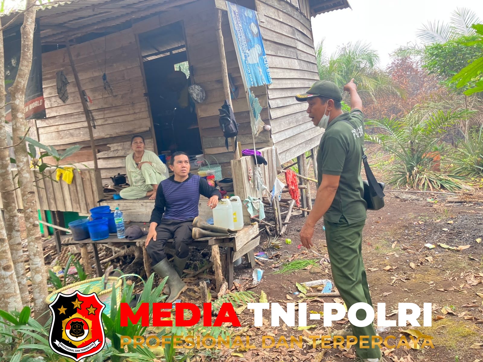 BKSDA Resort - BKSDA Resort Sampit Observasi Kemunculan Orangutan di Kebun Karet Warga Kotabesi Hulu