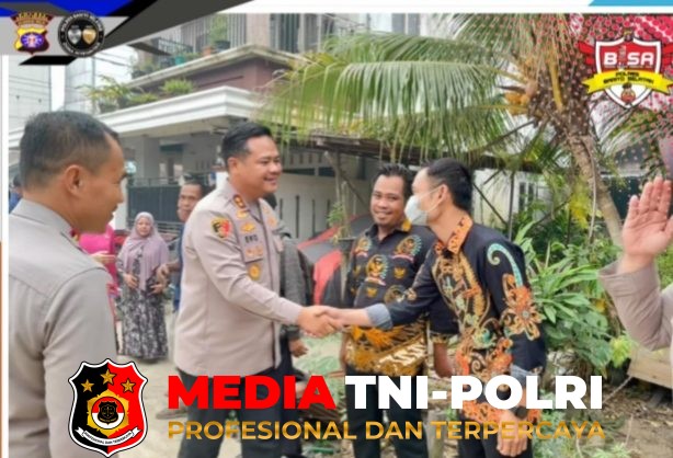Polres Barsel - Polres Barsel Salurkan 4.000 Liter Air Bersih untuk Warga Terdampak Kekeringan