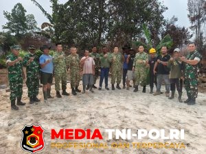 Komandan Kodim 1015/Sampit Dampingi Pasis Dikreg LVI Sesko TNI Komsos Dengan Masyarakat