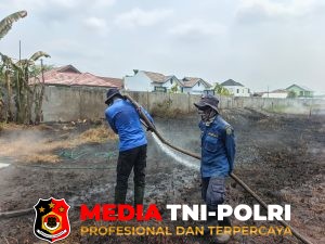 Lahan Terbakar Dekati Bangunan Warga, Damkarmat Kotim Berhasil Lokalisir Api