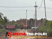 Karhutla - Koordinasi dengan Posko Karhutla, Damkar Kotim Tangani Kebakaran Lahan di Jalan Jaksa Agung