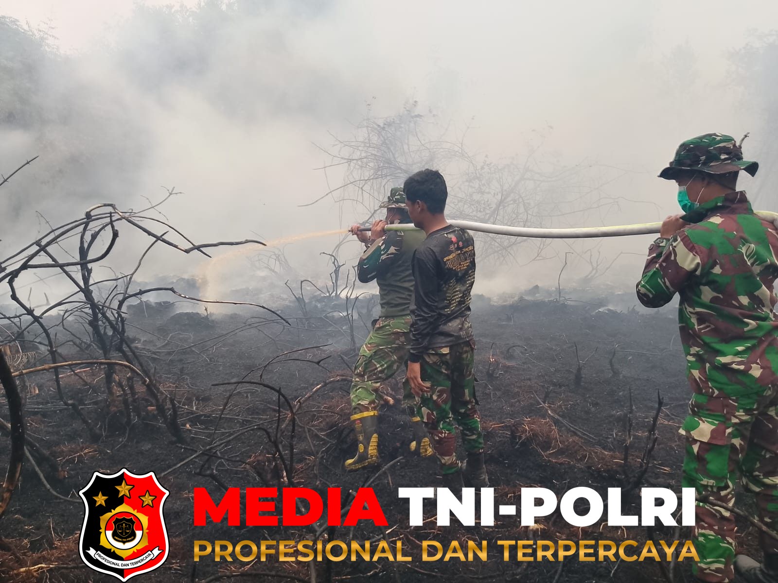 Kodim 1015/Sampit - Personel Kodim 1015/Sampit Gencarkan Pembasahan Pasca Karhutla